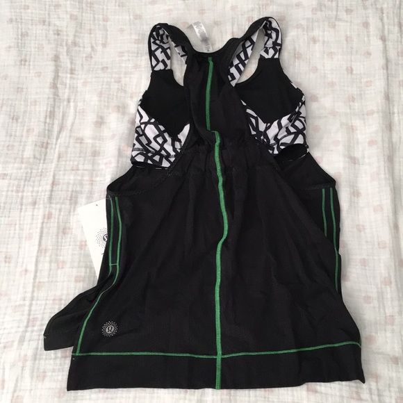 Lululemon sport tank and bra - Picture 4 of 7